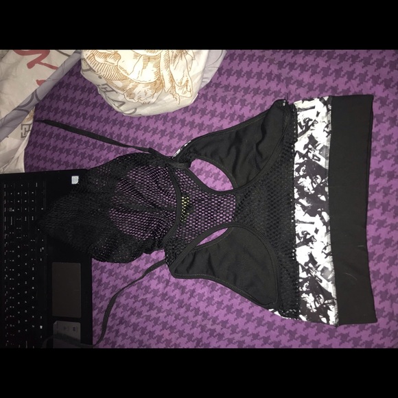 Madden Sports Bra - Picture 5 of 7